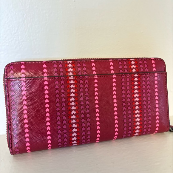 KATE SPADE HEARTS ZIPAROUND WALLET! Just in time for Valentines! 💌 LIKE NEW!! - Picture 3 of 15
